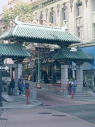 Gateway to Chinatown.jpg (20133 bytes)